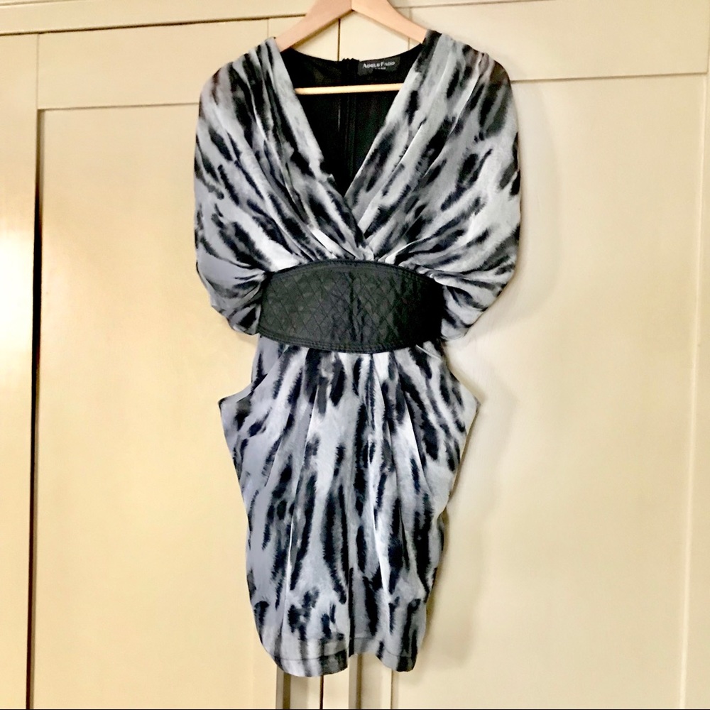 Elegant dress with belt